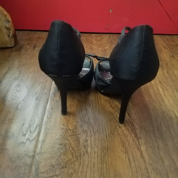 Two pairs of Nine West Mary Jane heels - Picture 8 of 8
